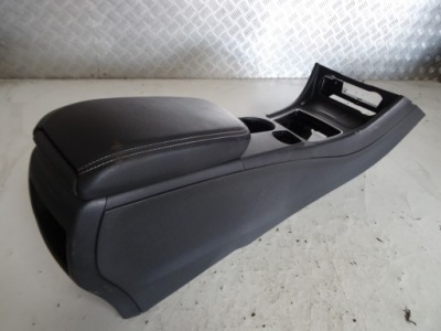 Подлокотник mercedes w176 фото №1