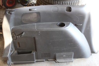 Mazda 5 lift 2012 обшивка багажника ліва сторона фото №1