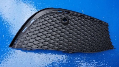 Mercedes e w 213 - права решітка бампера перед фото №1