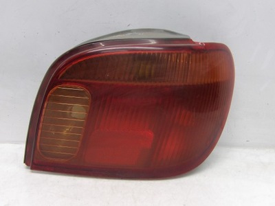 Лампа правая задняя toyota yaris фото №1