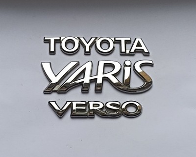 INSCRIPCIÓN EMBLEMA TOYOTA YARIS VERSO  