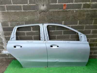 Mercedes b klasa w247 247 двері праве передні фото №1