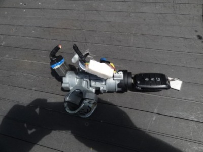 Kia picanto iii 2018 1,0 замок запалювання + ключ org фото №1