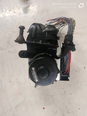 Насос гальмівна mercedes ml 163 насос abs a1635459832 фото №1