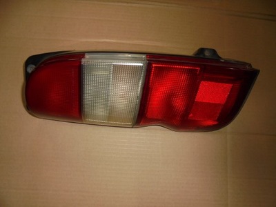 toyota hiace lampa tylna lewa uszk. 06-12