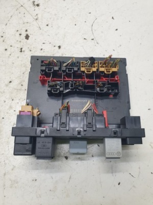 Модуль блок керування блок управління бортовою мережею audi a3 8p 8p0907279a фото №1