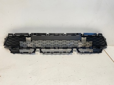 Решётка радиатора решётка бампера средняя skoda kamiq 658 фото №1