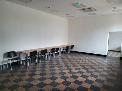 Komercyjne, Łęczyca, 80 m²