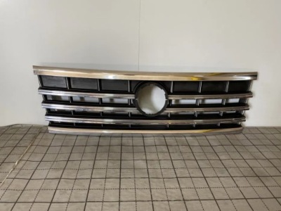 Решітка радіатора решітка радіатора vw touareg iii 760 фото №1