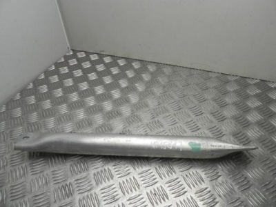 Скоба tesla model s 2015 100361800f02 фото №1