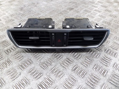 Решітка обдув середня mazda 3 iii 2013-2018r фото №1