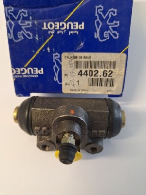 Цилиндрик тормозной peugeot 405 оригинальный номер 440262 фото №1