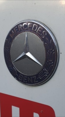 INSIGNIA EMBLEMA MERCEDES ATEGO  