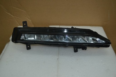 HALOGEN LAMP RIGHT FRONT SKODA SUPERB III 3V0941700B  