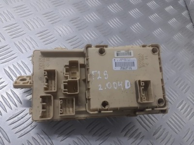 Коробка запобіжників toyota avensis verso 905762 фото №1