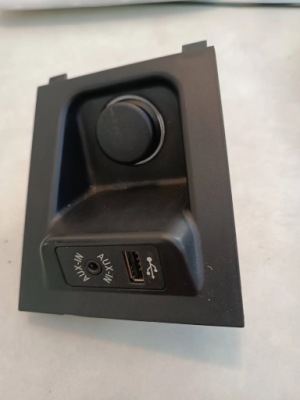 Bmw x5 f15 бардачок w консоли центральной фото №1