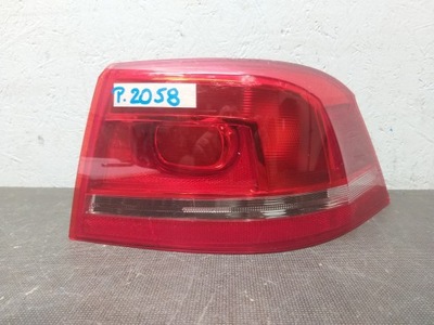 FARO PARTE TRASERA DERECHA VW PASSAT B7 BERLINA 3AE945096F  