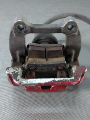 Суппорт тормоза задняя правый dodge challenger charger фото №1