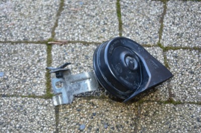 Клаксон сигнал звуковой vw passat b8 3q0951221 фото №1