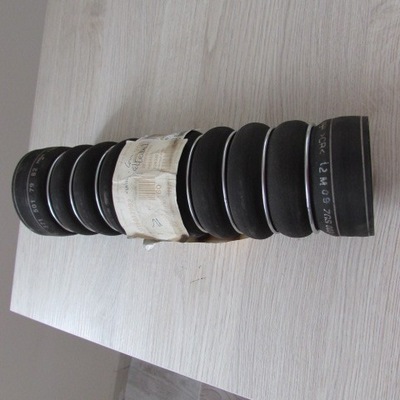 Шланг радіатора повітря mercedes lk/ln2 фото №1