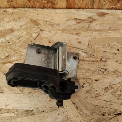 Кронштейн радіатора перед bmw 7 f01 f02 фото №1