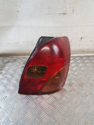 Лампа правая задняя toyota corolla verso 03r- europa фото №1