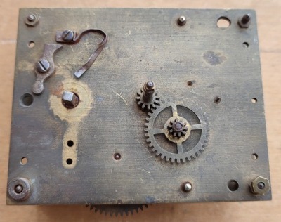 Mechanizm na części do zegara Junghans