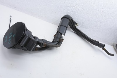 Kia ceed ii 12-18 kombi кришка заливної пального +труба заливної пального lak: 1k фото №1