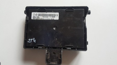 Renault clio iii модуль 8200652286-b фото №1