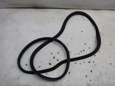 Прокладка кришки багажника задній jeep renegade фото №1