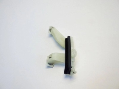 Peugeot 2008 ii 2022 направляющая стекло правый перед фото №1