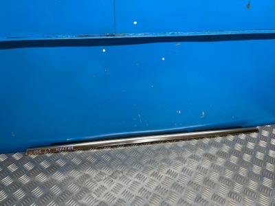 Mercedes w251 молдинг ущільнювач двері лівий задній фото №1