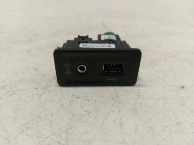 Porsche macan 95b роз'єм usb aux 95b035252a фото №1