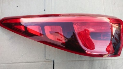 Lama правий задня kia sportage 92402-f10 фото №1