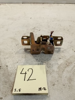 Ford mondeo 96bgf43200ab замок крышки багажника фото №1