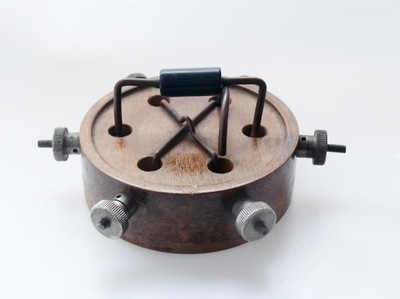 Zabytkowy przełącznik dwubiegunowy komutator