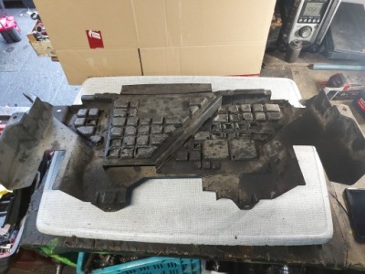 Mercedes ml w163 захист pod двигун a1635200923 фото №1