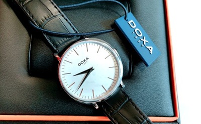 Zegarek Doxa D-Light Gent Classic Sapphire Swiss