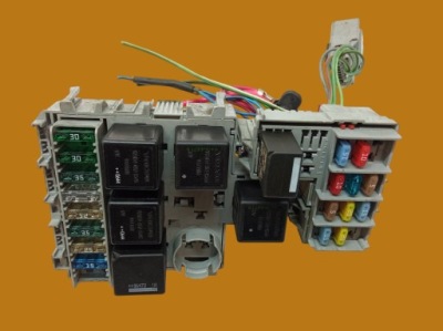 Коробка запобіжників 8690698 2.4 d volvo s60 1 2000-2009 фото №1