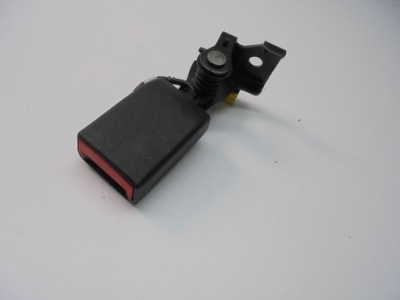 Mercedes w176 c117 клипса пряжка поперечина левый задняя фото №1