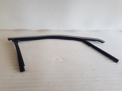 Insignia b ii 17- прокладка хром двері ліва задній фото №1