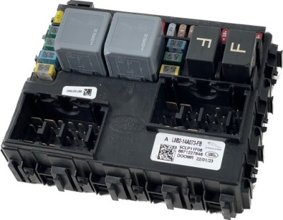 Коробка запобіжників land rover l8b2-14a073-fb фото №1