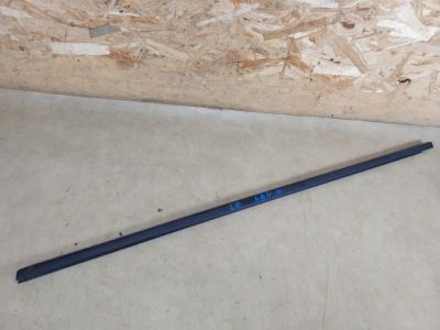 Laguna iii молдинг ущільнювач лівий перед фото №1