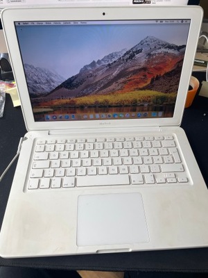 Apple Macbook A1342 2010 Działający