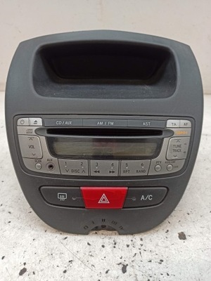 Toyota aygo радио cd aux панель полка 86120-0h010 фото №1