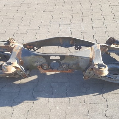 Підрамник поперечина mercedes-benz w124 фото №1