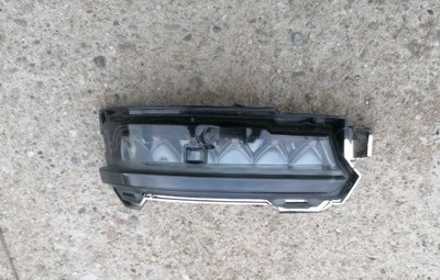 Поворотник зеркало правый jaguar f-pace фото №1