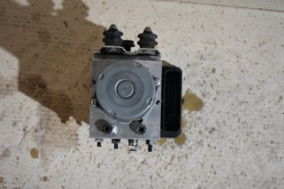 Idealny блок керування насос abs porsche taycan 1 фото №1