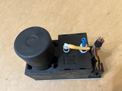 Помпа замка центрального audi a3 8l 8d0862257c фото №1