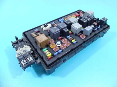 Коробка предохранителей opel insignia a 13275884 фото №1